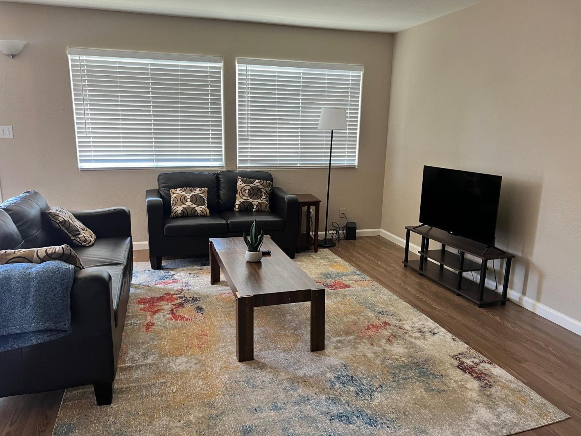 Serene 2Bed 1Bath Condo With Parking فريسنو المظهر الخارجي الصورة